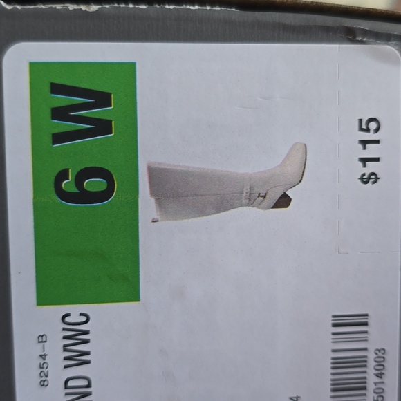 LIZ CLAIBORNE WOMEN'S CREAM HIGH ZIP WIDE WIDTH & WIDE CALF BOOTS SIZE 6 WIDE - Picture 12 of 14